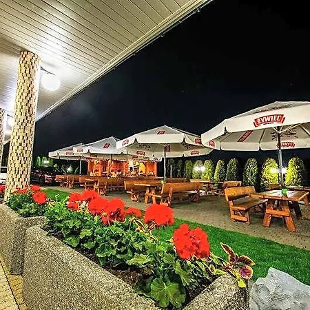 Cubus-beskidy Couette-café